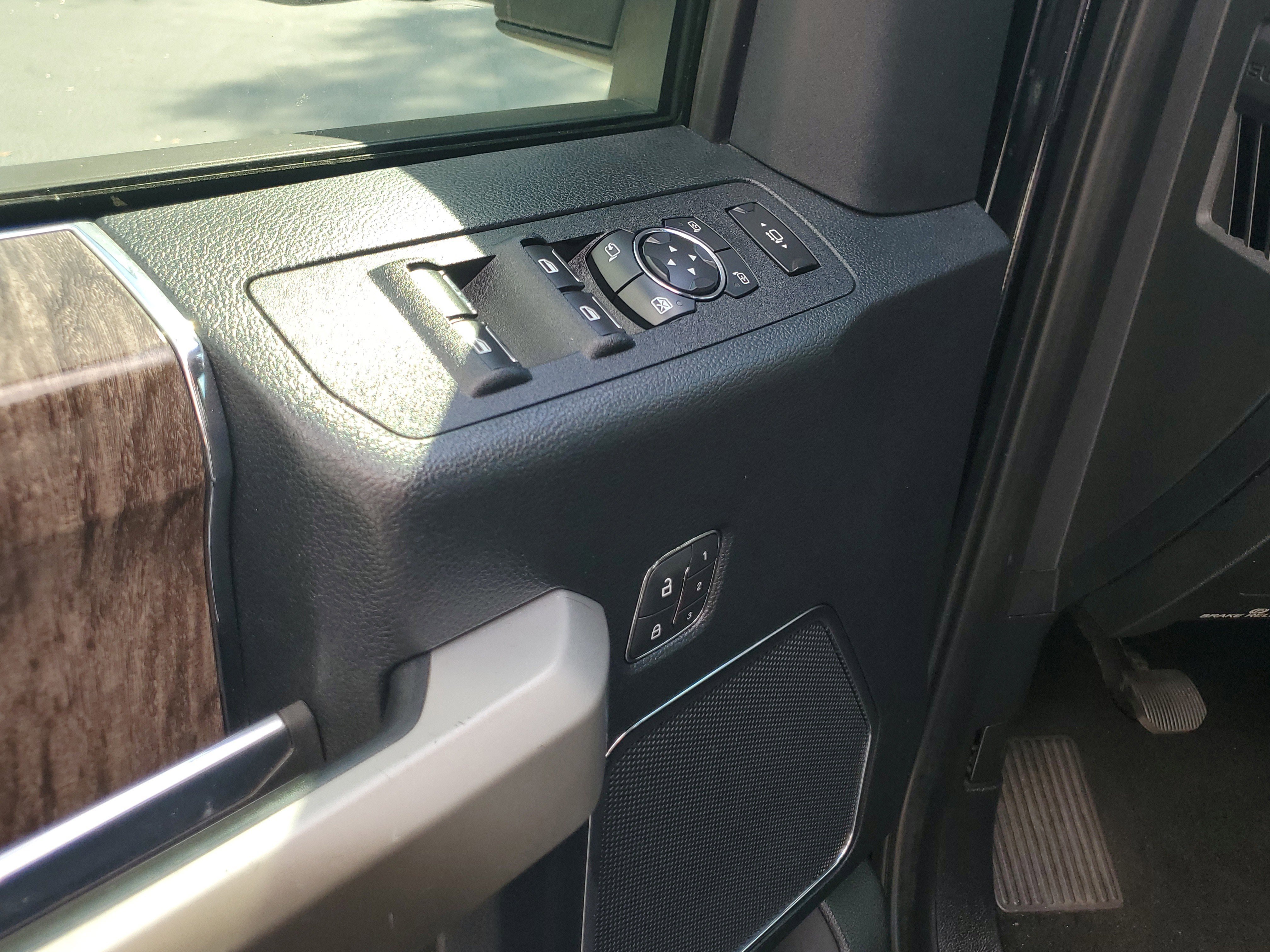 Used 2019 Ford F250 Lariat w/ Lariat Ultimate Package image 18