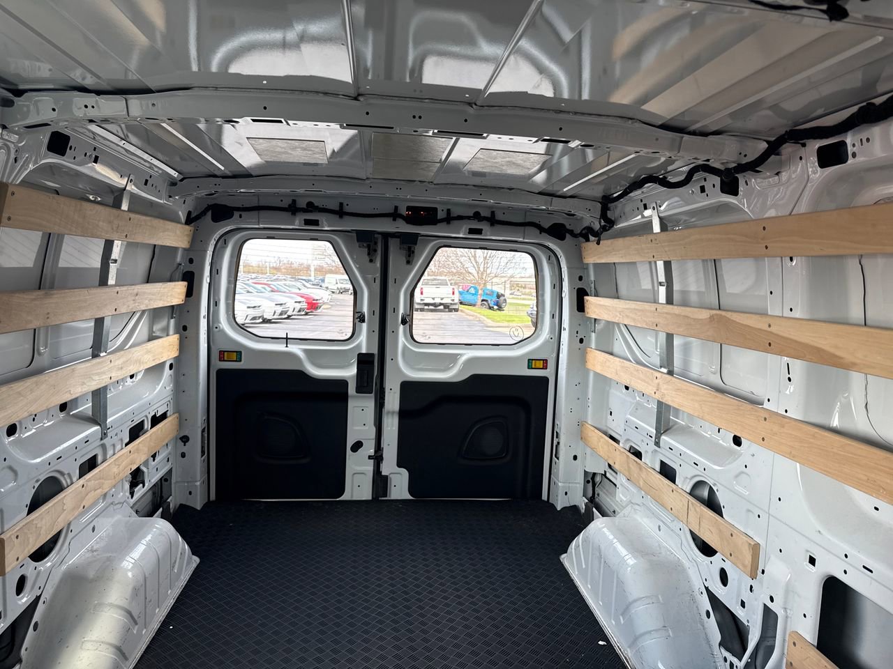 Used 2024 Ford Transit 250 Low Roof AWD w/ Exterior Upgrade Package image 22