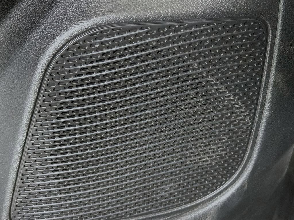 Used 2025 Chrysler Pacifica Select image 22