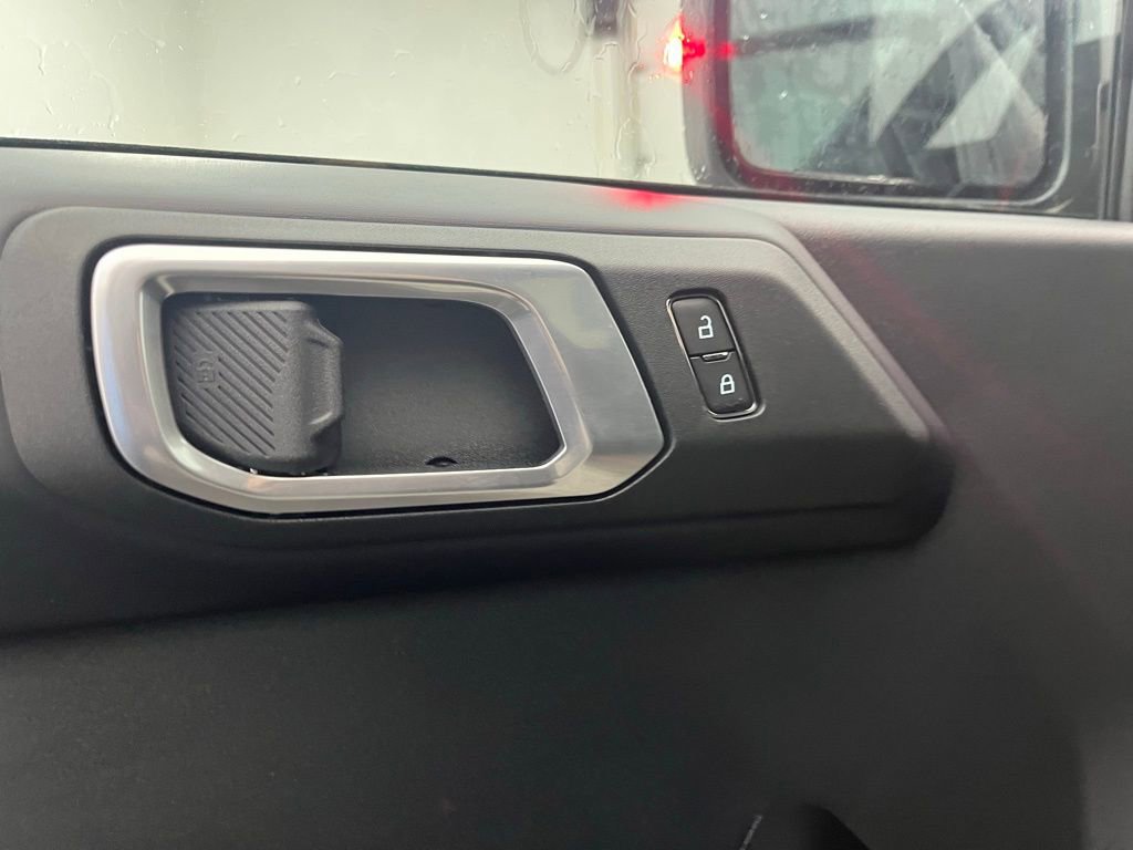 New 2025 Ford Bronco Raptor image 17