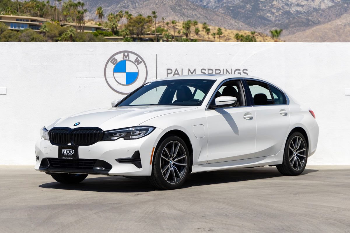 Used 2021 BMW 330e RWD image 1