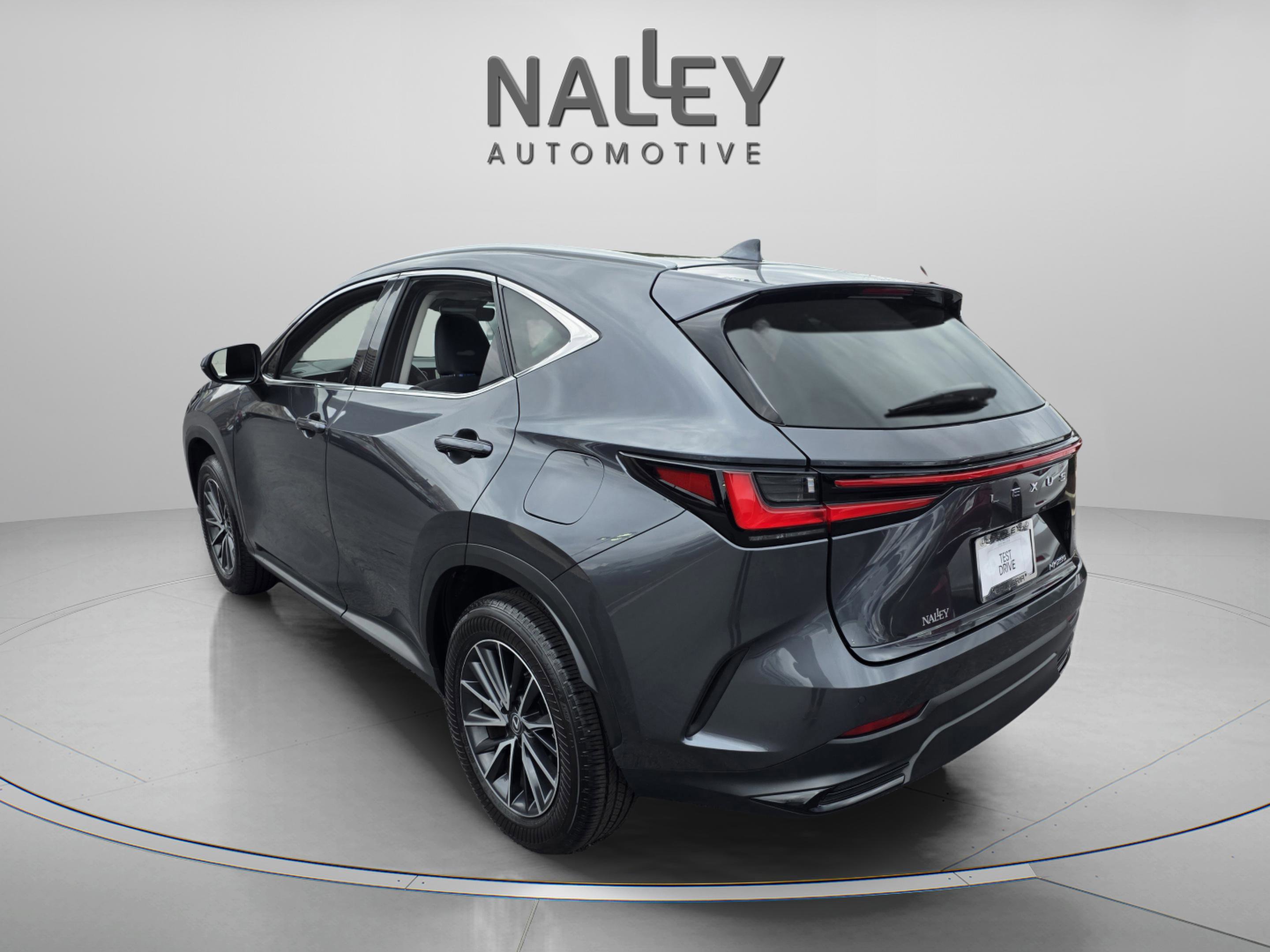 Certified 2025 Lexus NX 250 FWD w/ Towing Package (2000 Lbs) image 4