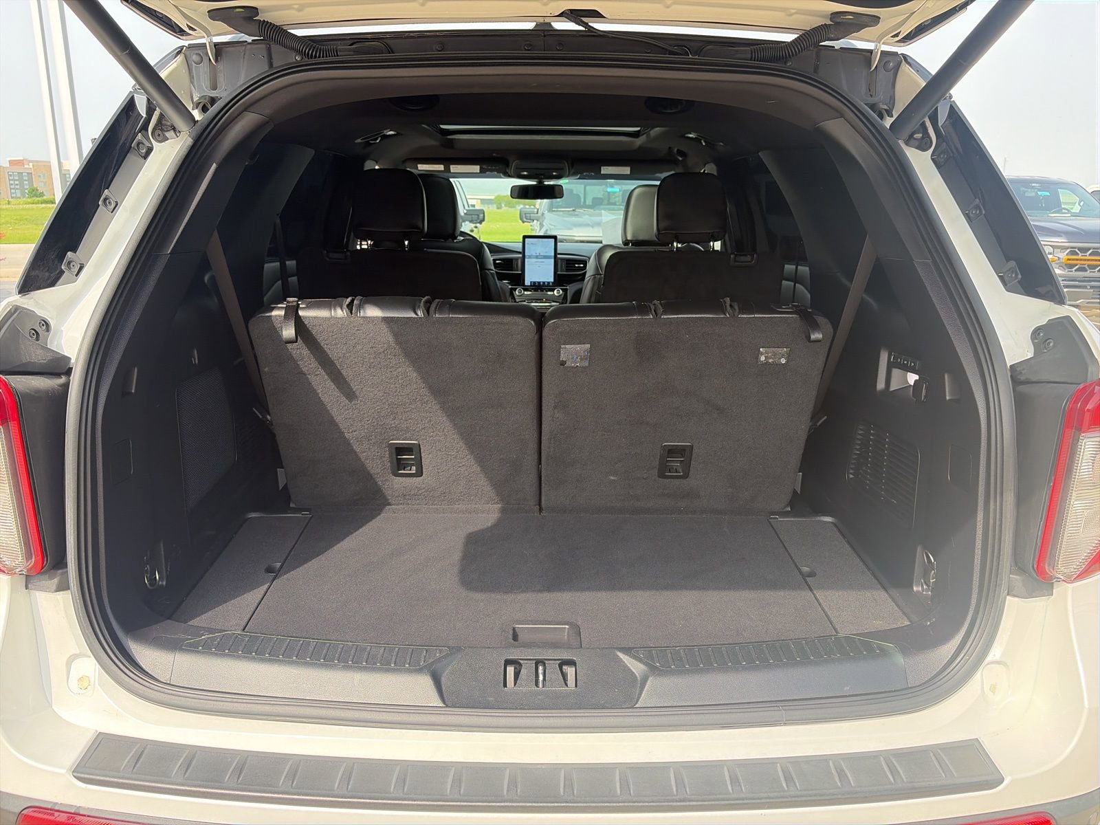 Used 2022 Ford Explorer ST w/ Equipment Group 401A AWD/4WD image 25