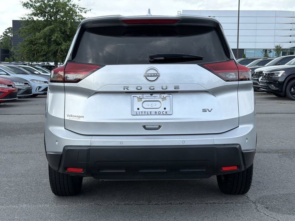 Used 2024 Nissan Rogue SV FWD image 4