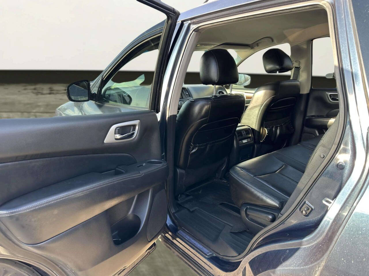 Used 2013 Nissan Pathfinder SL AWD/4WD image 16