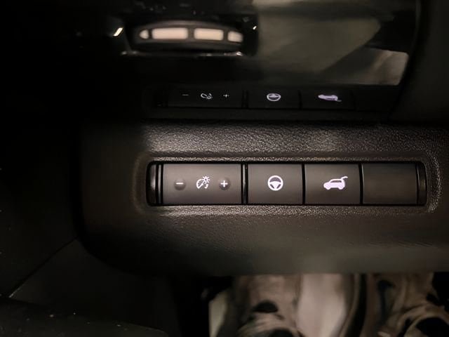 Used 2022 Nissan Pathfinder SV w/ SV Premium Package image 22