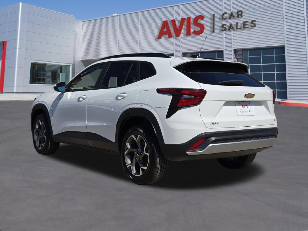 Used 2026 Chevrolet Trax LT FWD image 9