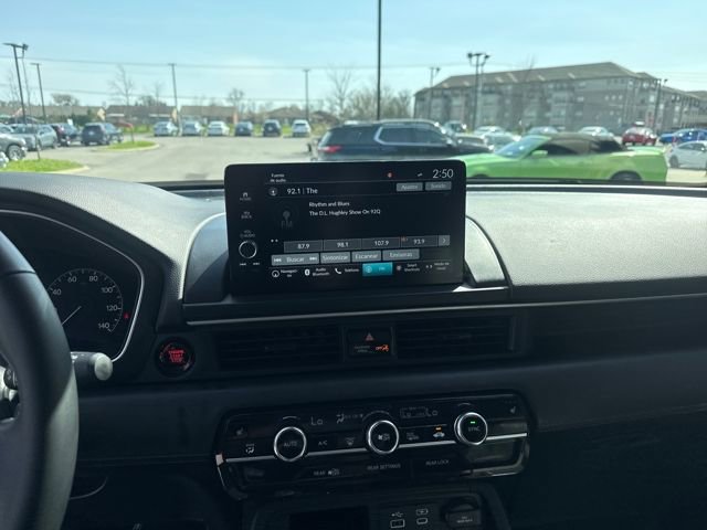 Used 2024 Honda Pilot Touring image 14