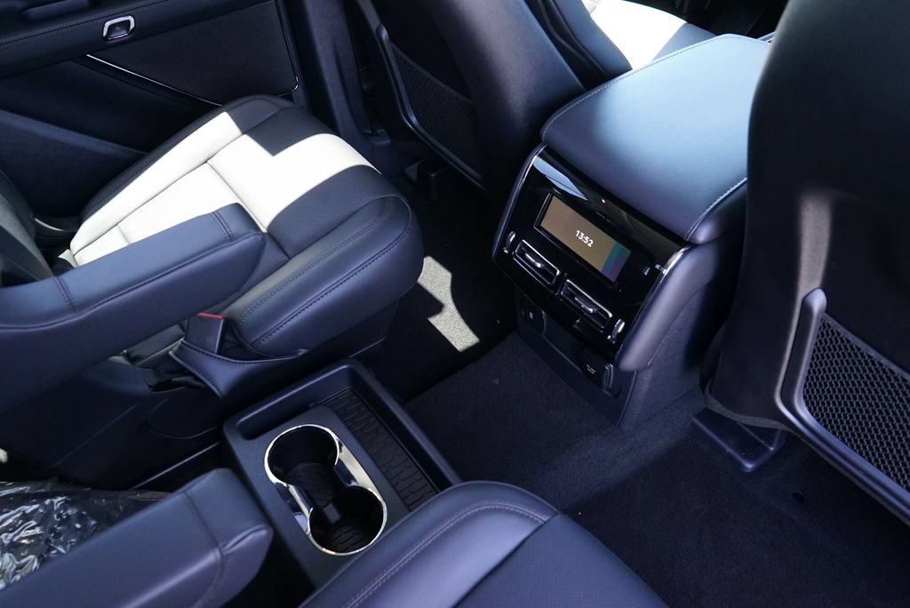 New 2026 Lincoln Aviator AWD image 12