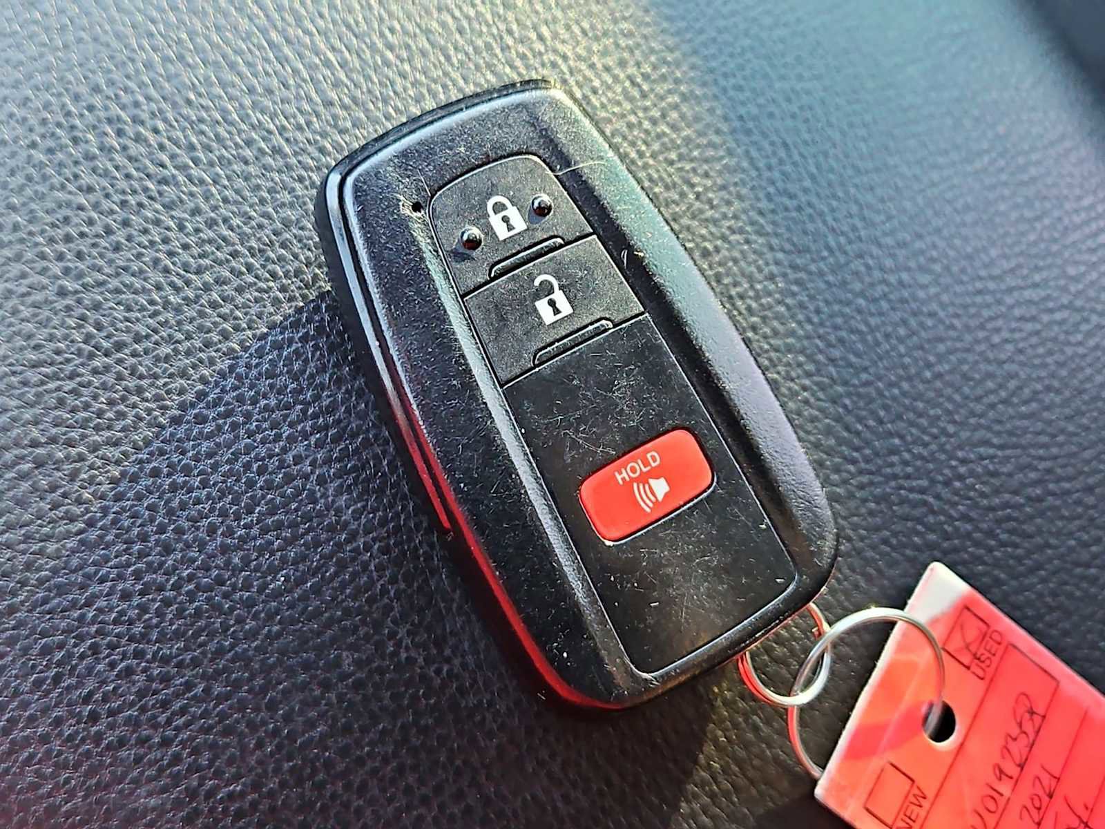 Used 2021 Toyota RAV4 XLE w/ Carpet Mat Package (TMS) image 35