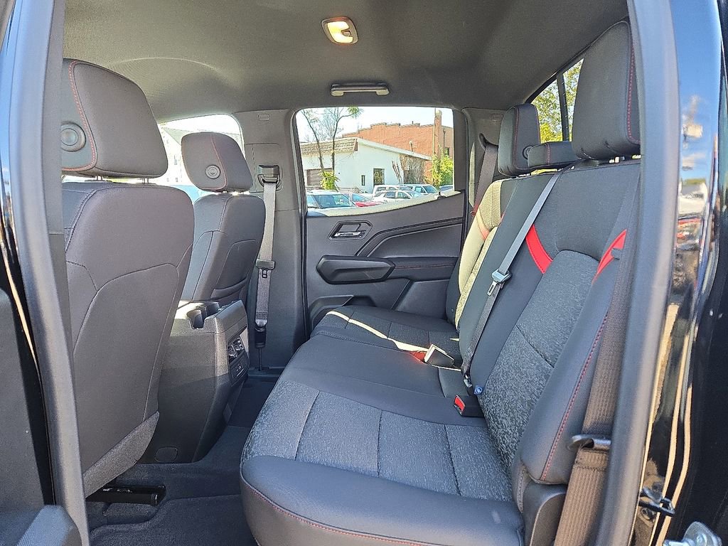 Used 2024 Chevrolet Colorado Z71 w/ Z71 Convenience Package 2 image 16