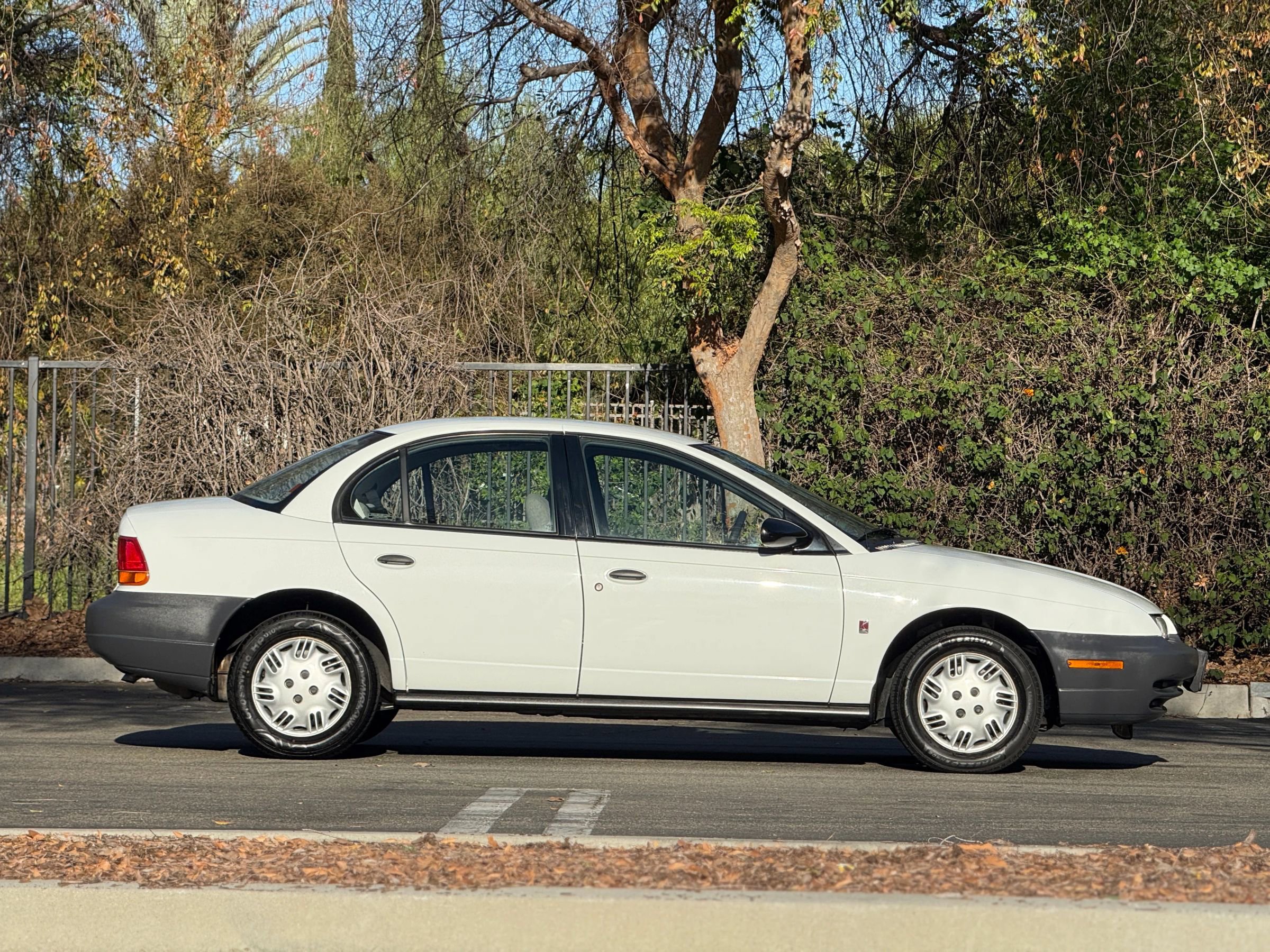 Used 1998 Saturn S-Series SL1 image 6