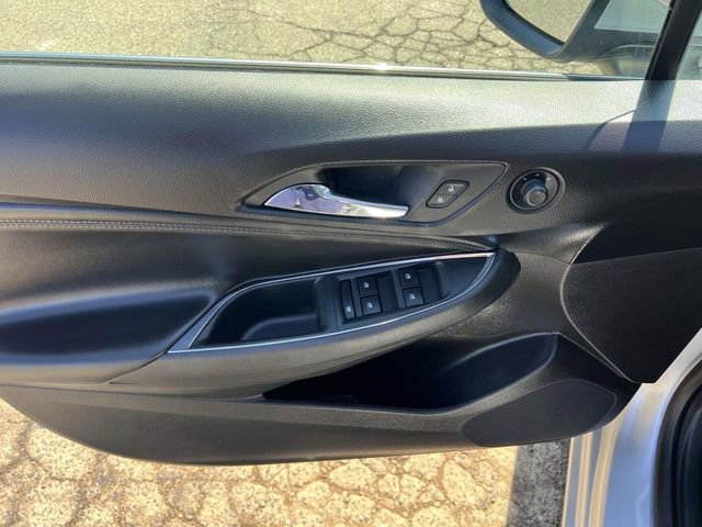 Used 2017 Chevrolet Cruze Premier image 16