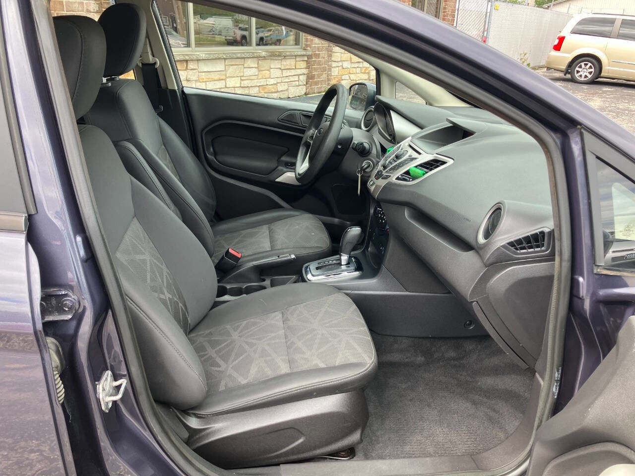 Used 2012 Ford Fiesta SE image 14