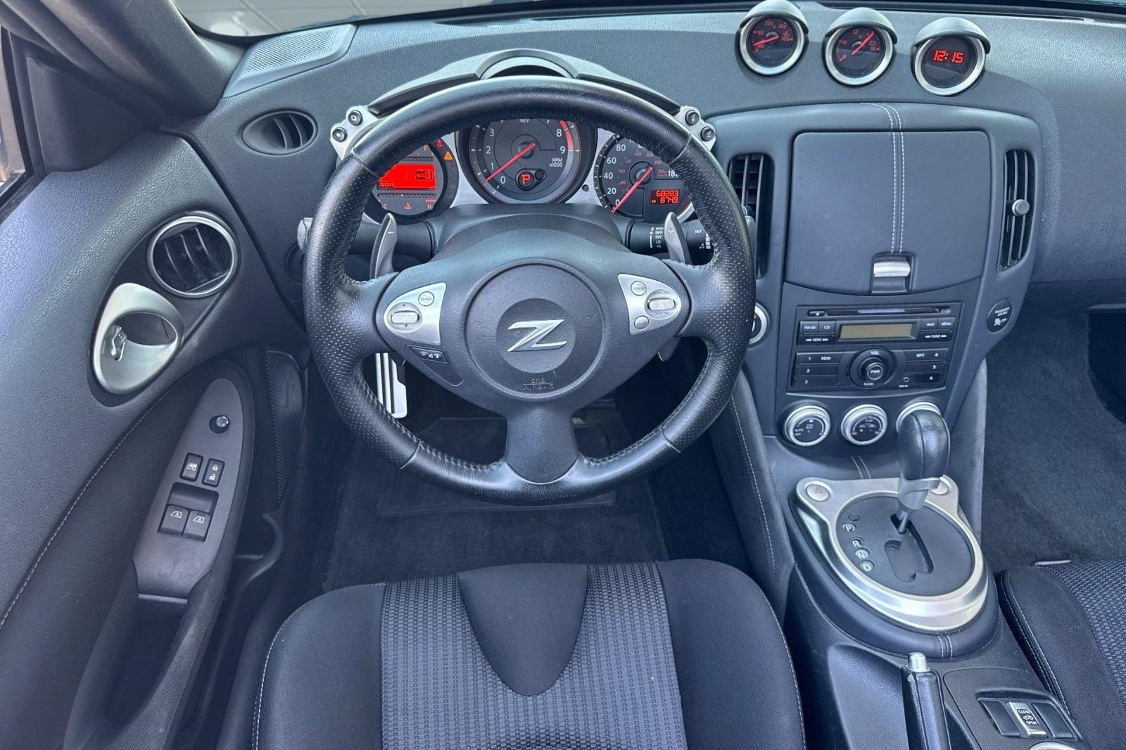 Used 2014 Nissan 370Z Roadster RWD image 25