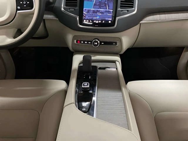 Used 2023 Volvo XC90 B6 Core AWD/4WD image 15
