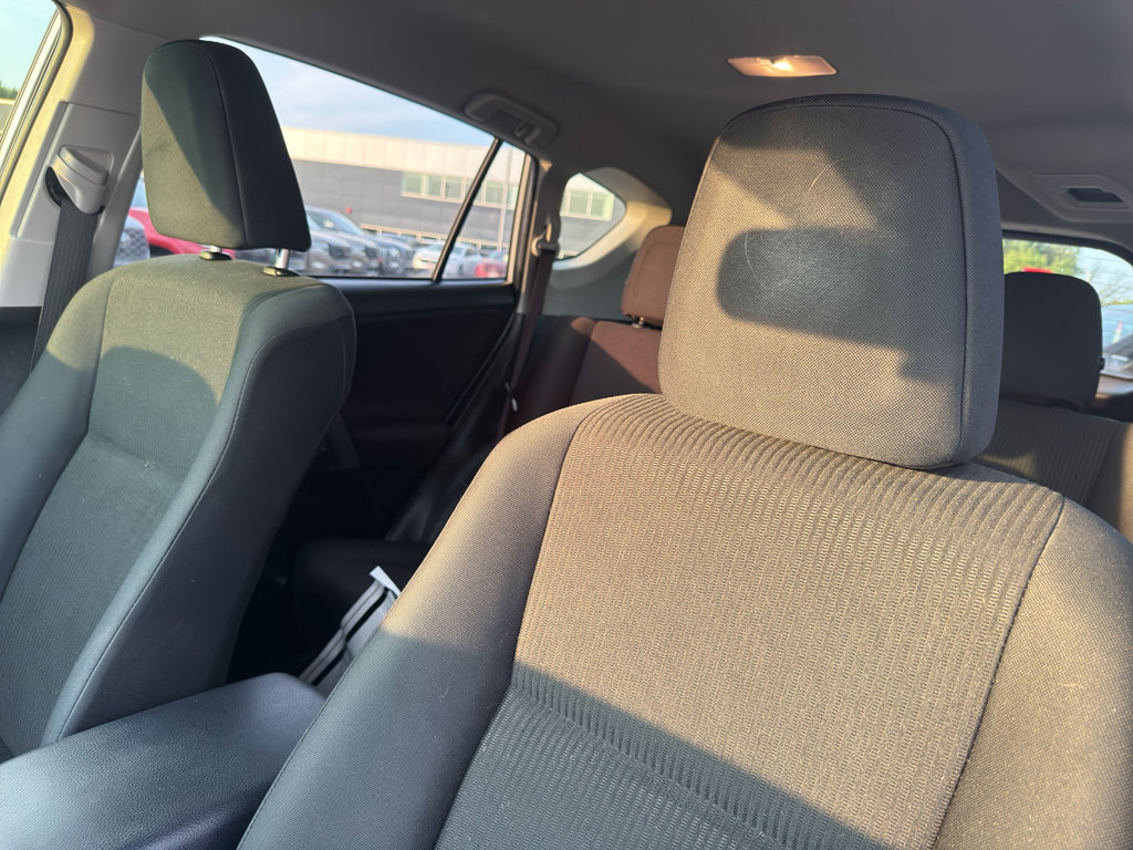 Used 2018 Toyota RAV4 LE FWD image 25