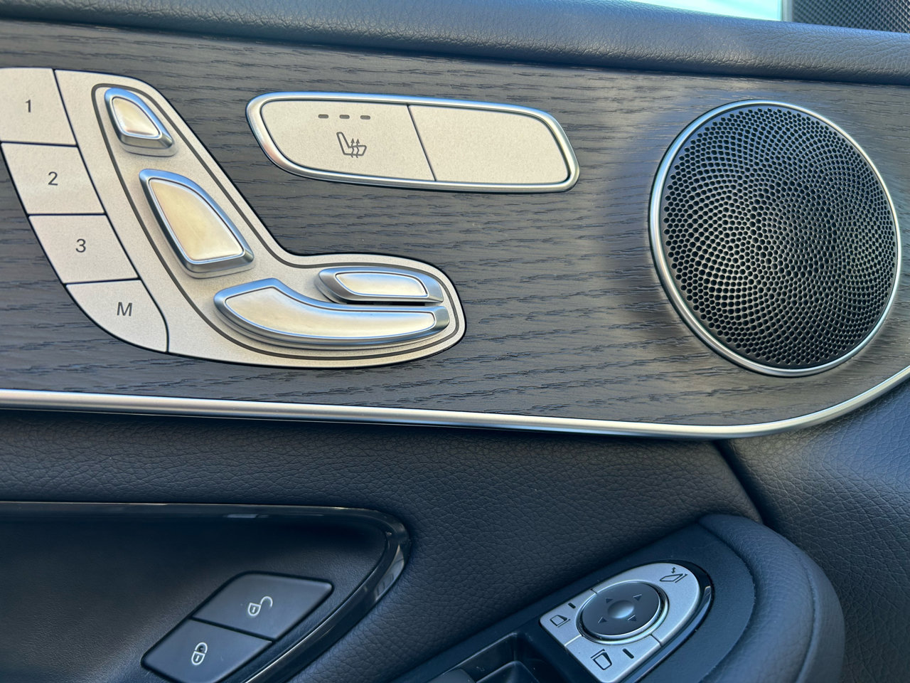 Used 2022 Mercedes-Benz GLC 300 4MATIC image 23