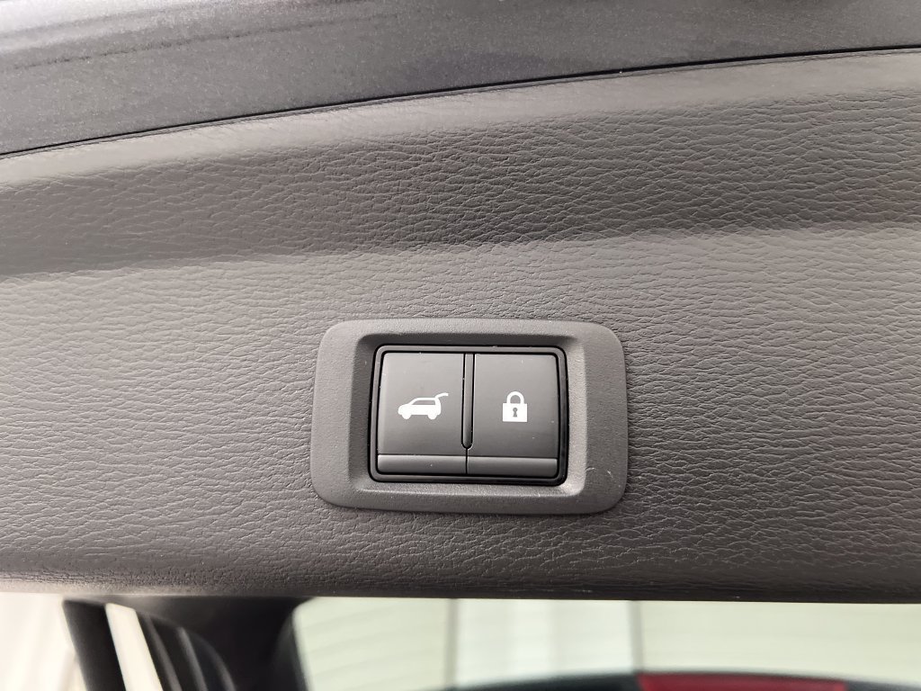 Used 2025 Mitsubishi Outlander SE AWD/4WD image 48