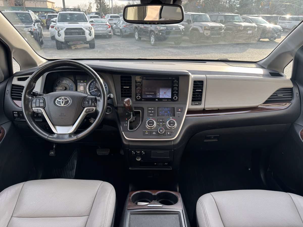 Used 2020 Toyota Sienna Limited Premium w/ Carpet Mat Package AWD/4WD image 28