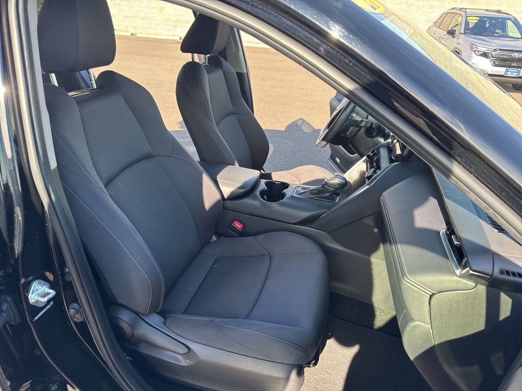 Used 2021 Toyota Venza LE image 14