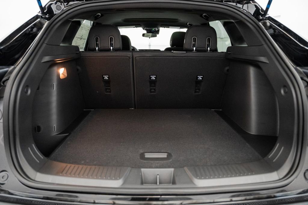 New 2026 Chevrolet Trax RS w/ Sunroof Package FWD image 11