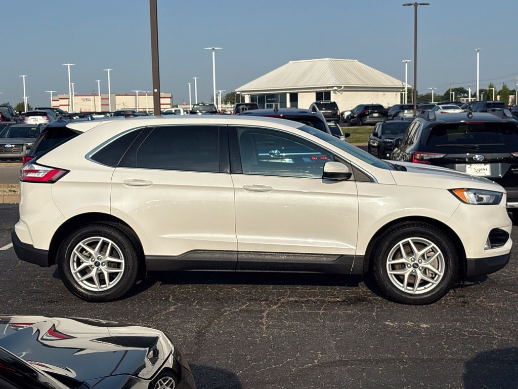 Used 2021 Ford Edge SEL FWD image 2