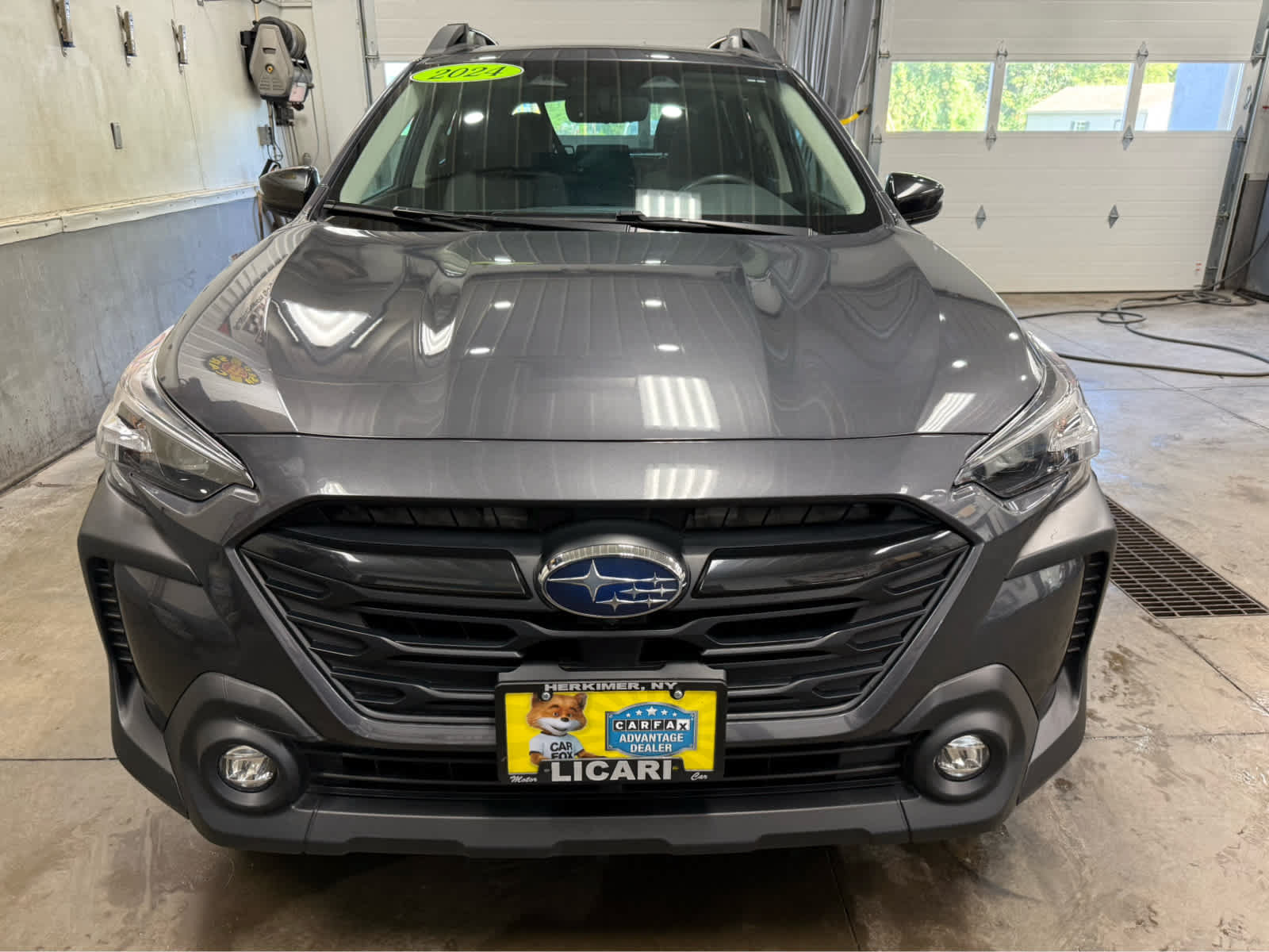 Used 2024 Subaru Outback Onyx Edition XT AWD/4WD image 2