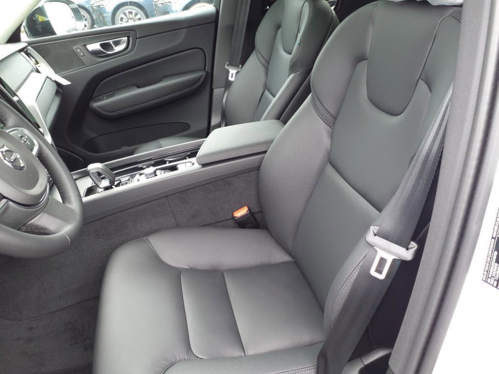 New 2025 Volvo XC60 T8 Core w/ Protection Package Premier AWD/4WD image 16