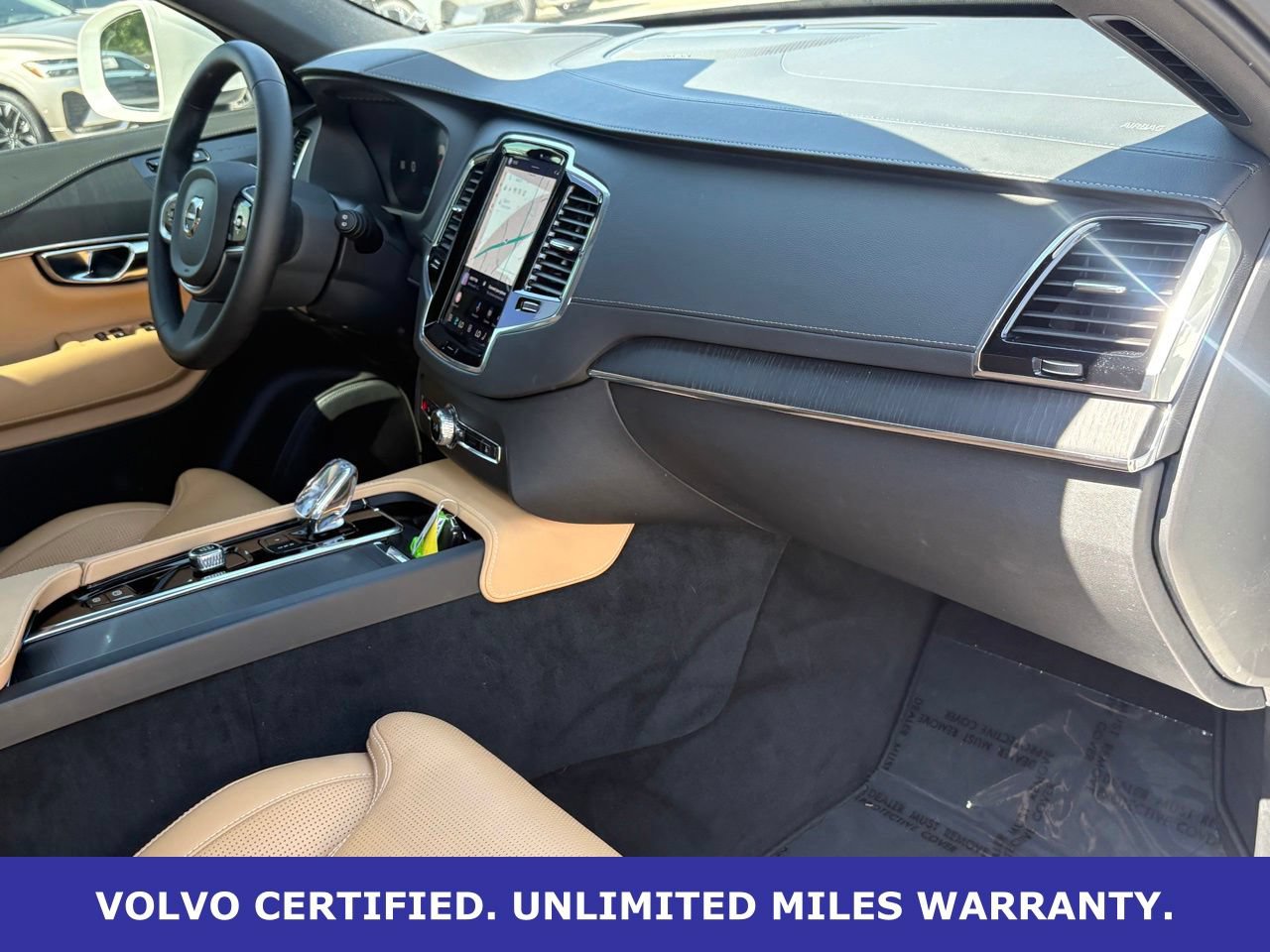 Certified 2025 Volvo XC90 T8 Ultra w/ Protection Package Premier AWD/4WD image 37