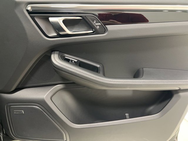 Used 2025 Porsche Macan T image 52