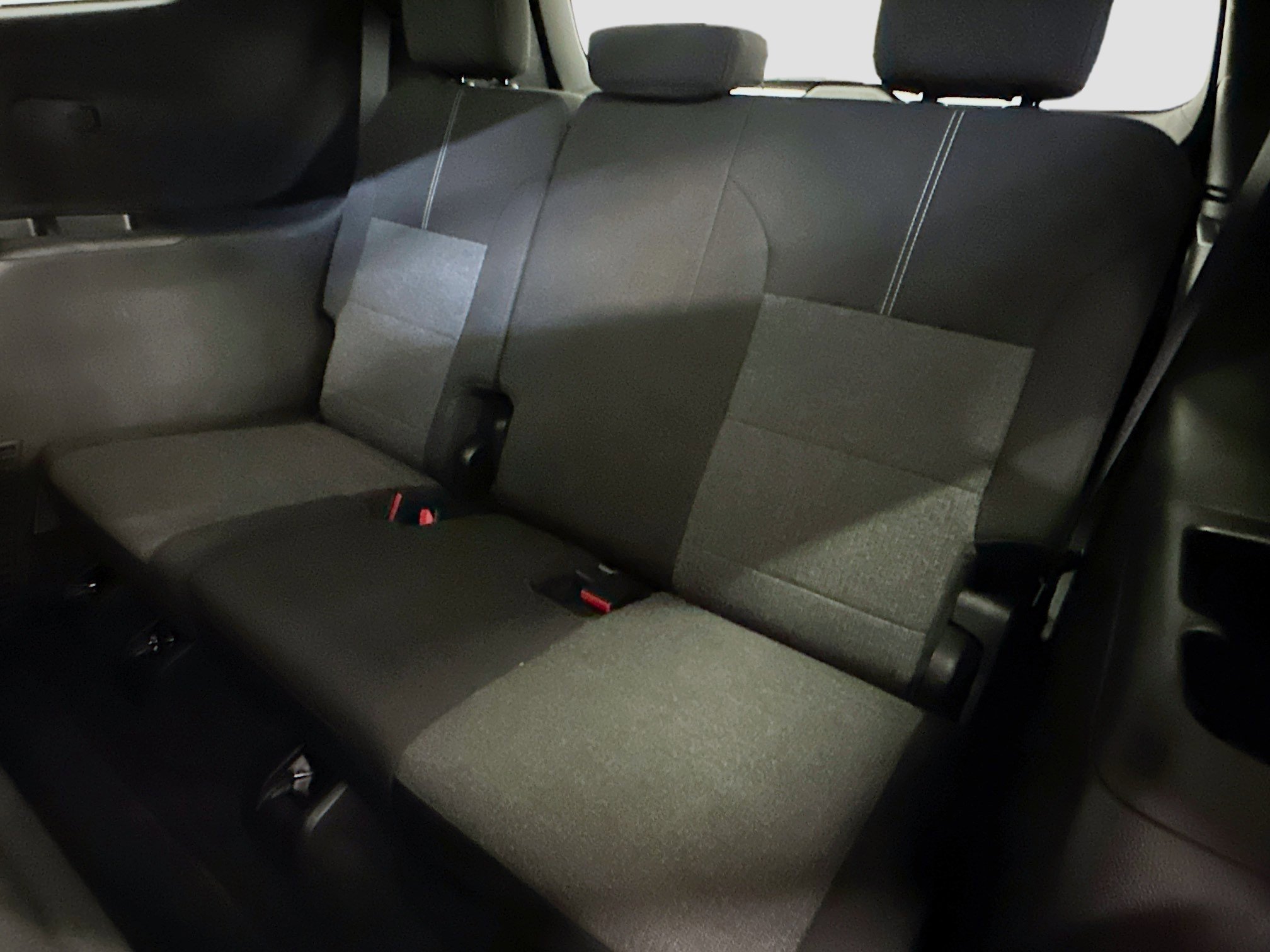 Used 2025 GMC Acadia Elevation image 30