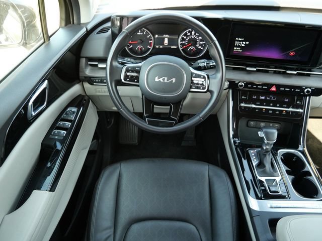 Used 2024 Kia Carnival EX FWD image 12