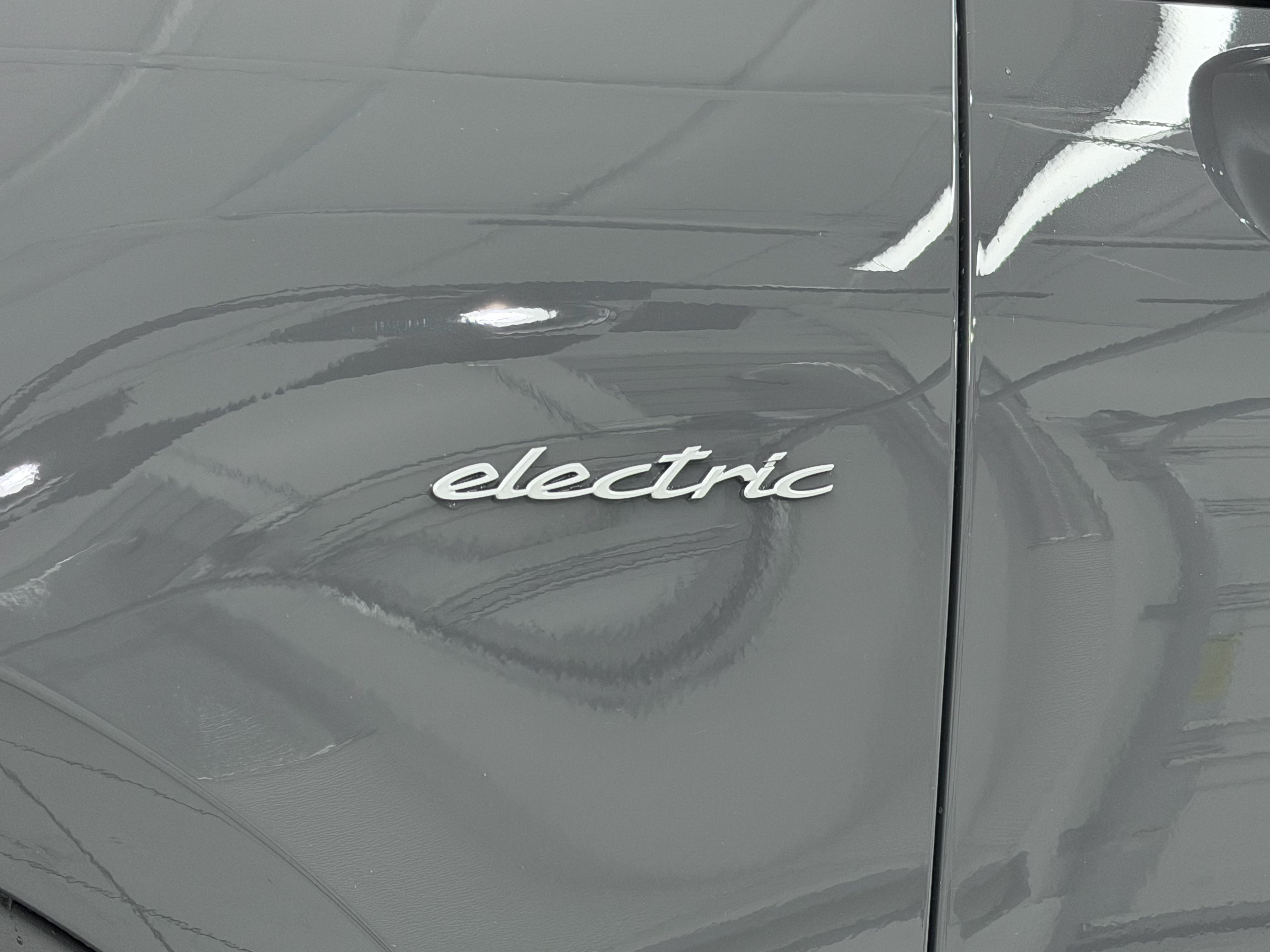 Used 2025 Porsche Macan 4S Electric AWD/4WD image 71