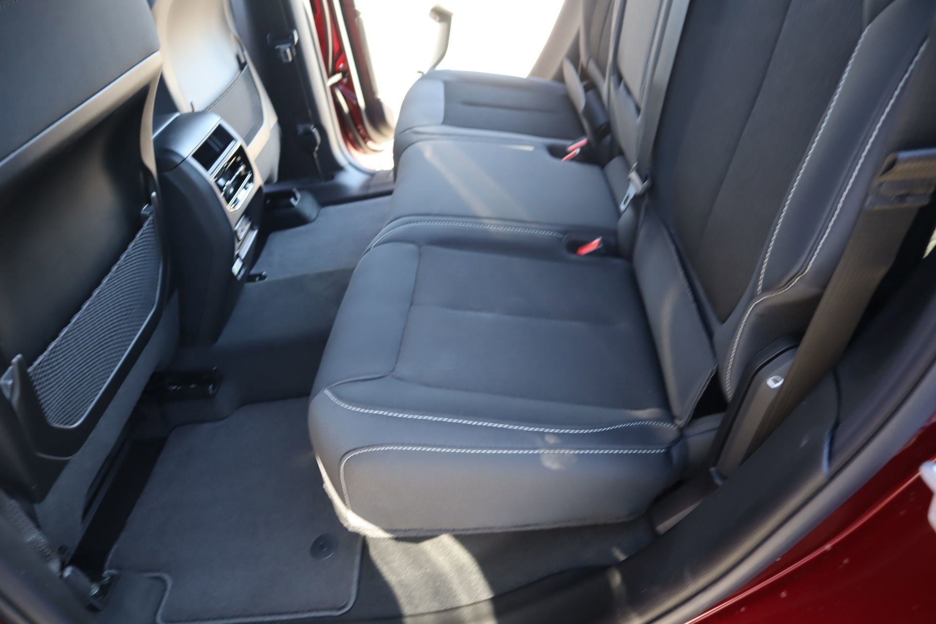 New 2026 Jeep Grand Cherokee Laredo image 12