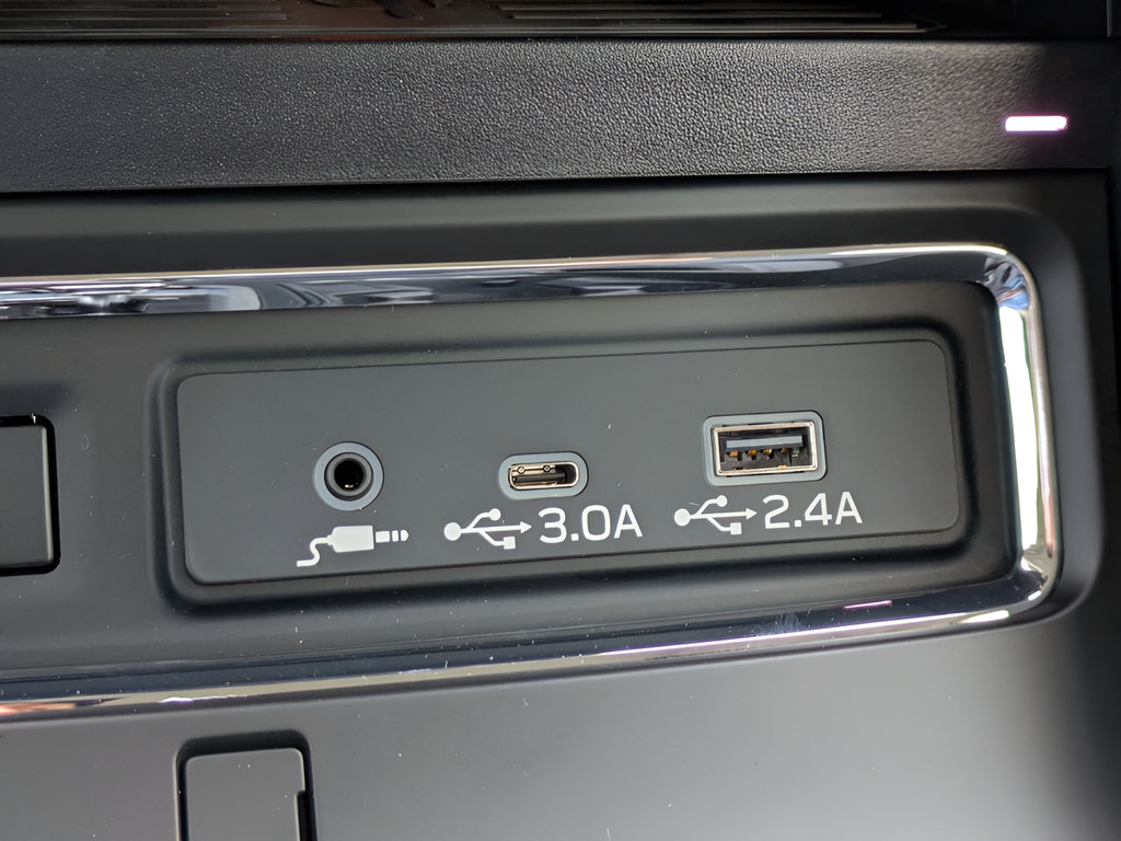 Used 2025 Subaru Ascent Limited AWD/4WD image 22