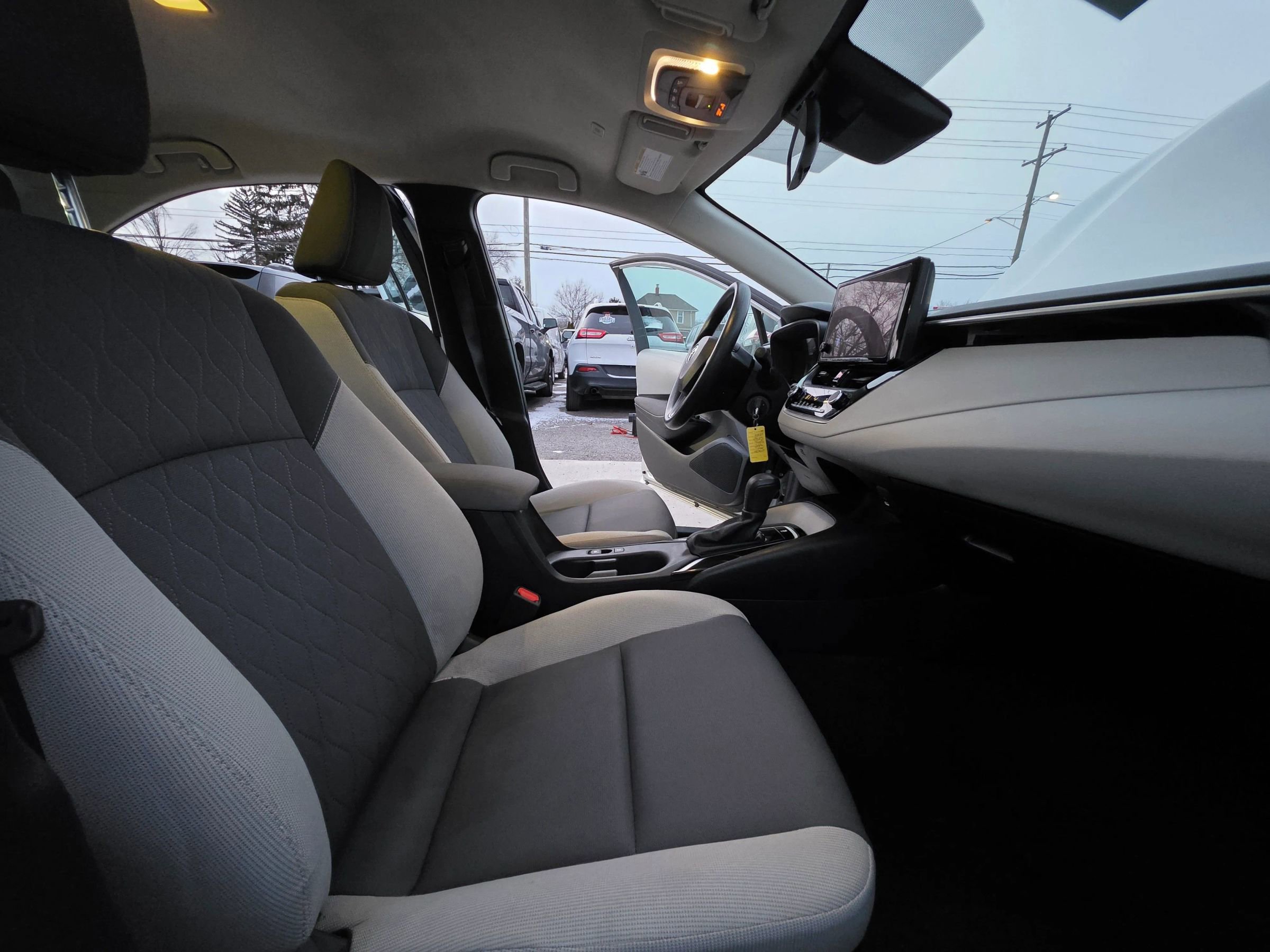 Used 2023 Toyota Corolla LE image 21