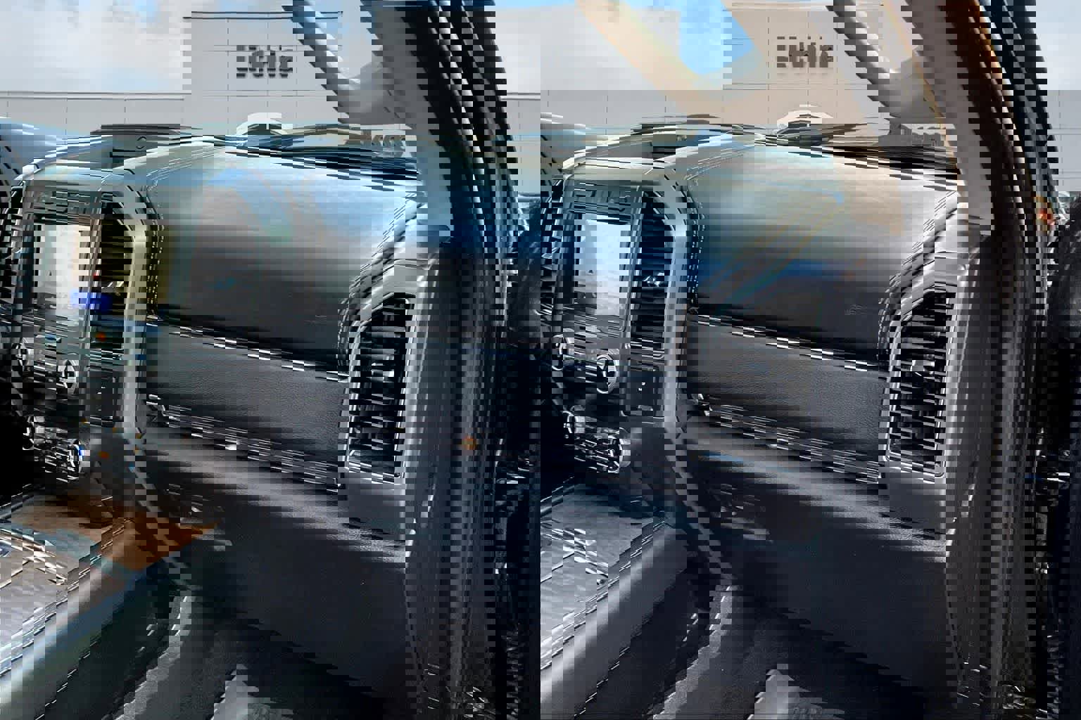 Used 2021 Ford Expedition Platinum AWD/4WD image 24