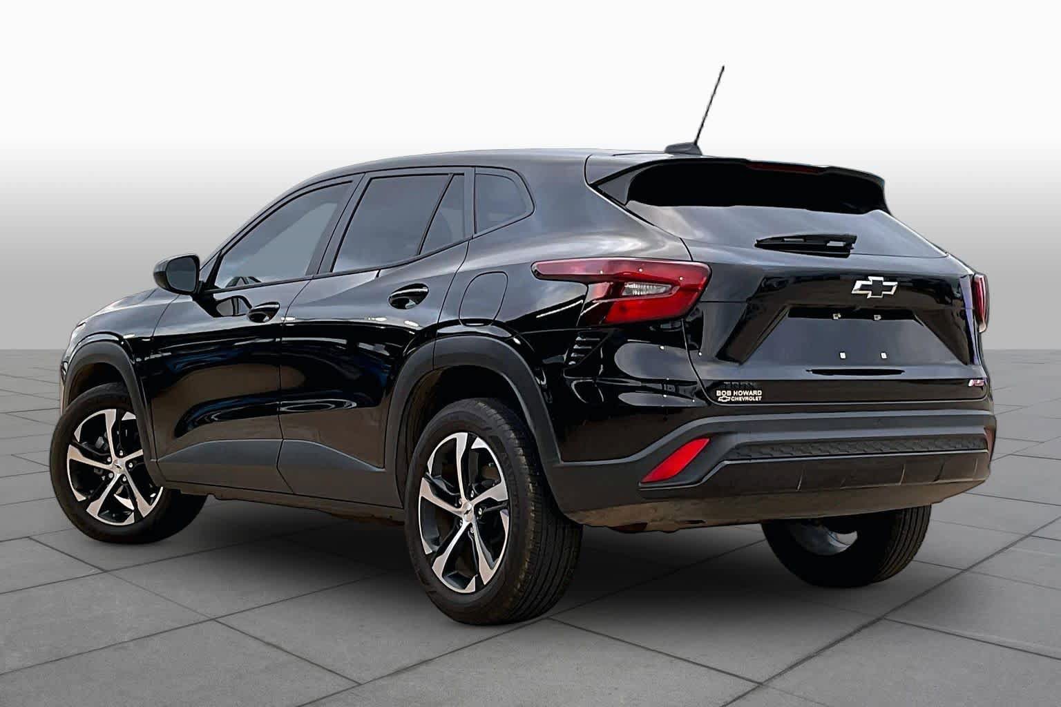 Certified 2025 Chevrolet Trax RS w/ Driver Confidence Package FWD image 13
