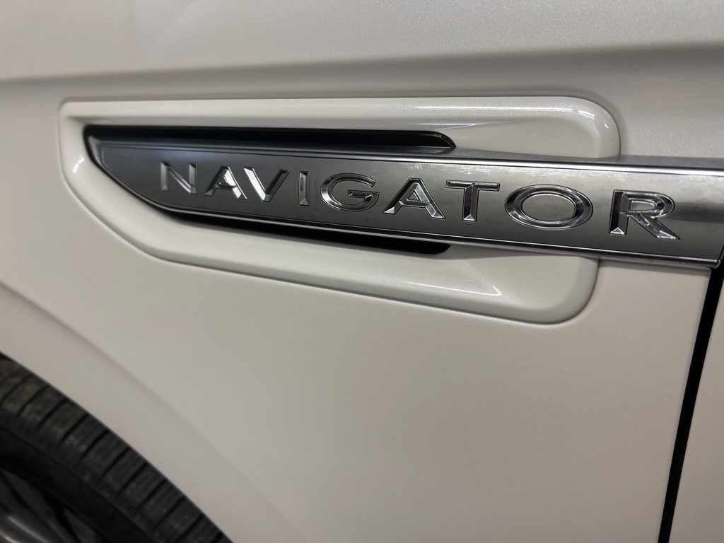 Used 2019 Lincoln Navigator L Reserve image 45