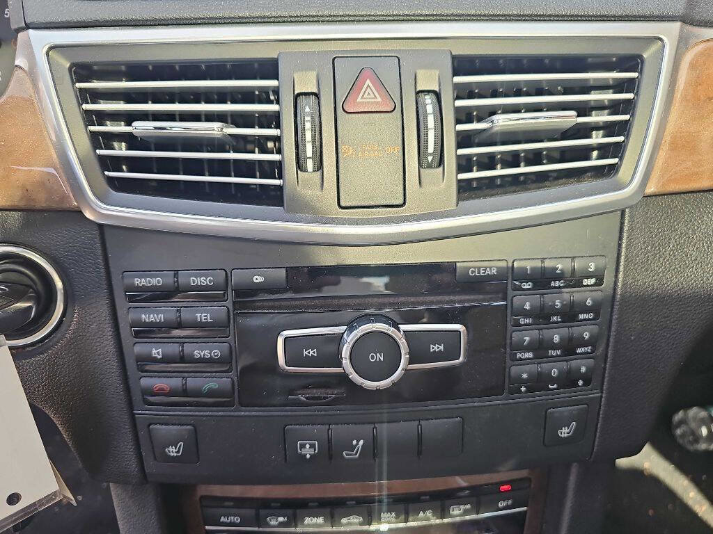 Used 2013 Mercedes-Benz E 350 4MATIC Sedan image 18