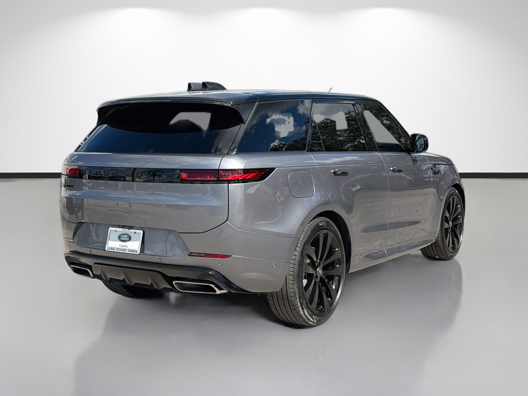 Used 2025 Land Rover Range Rover Sport Dynamic SE AWD/4WD image 5