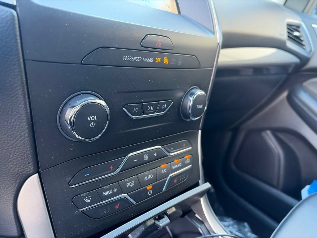 Used 2019 Ford Edge SEL w/ Equipment Group 201A AWD/4WD image 18