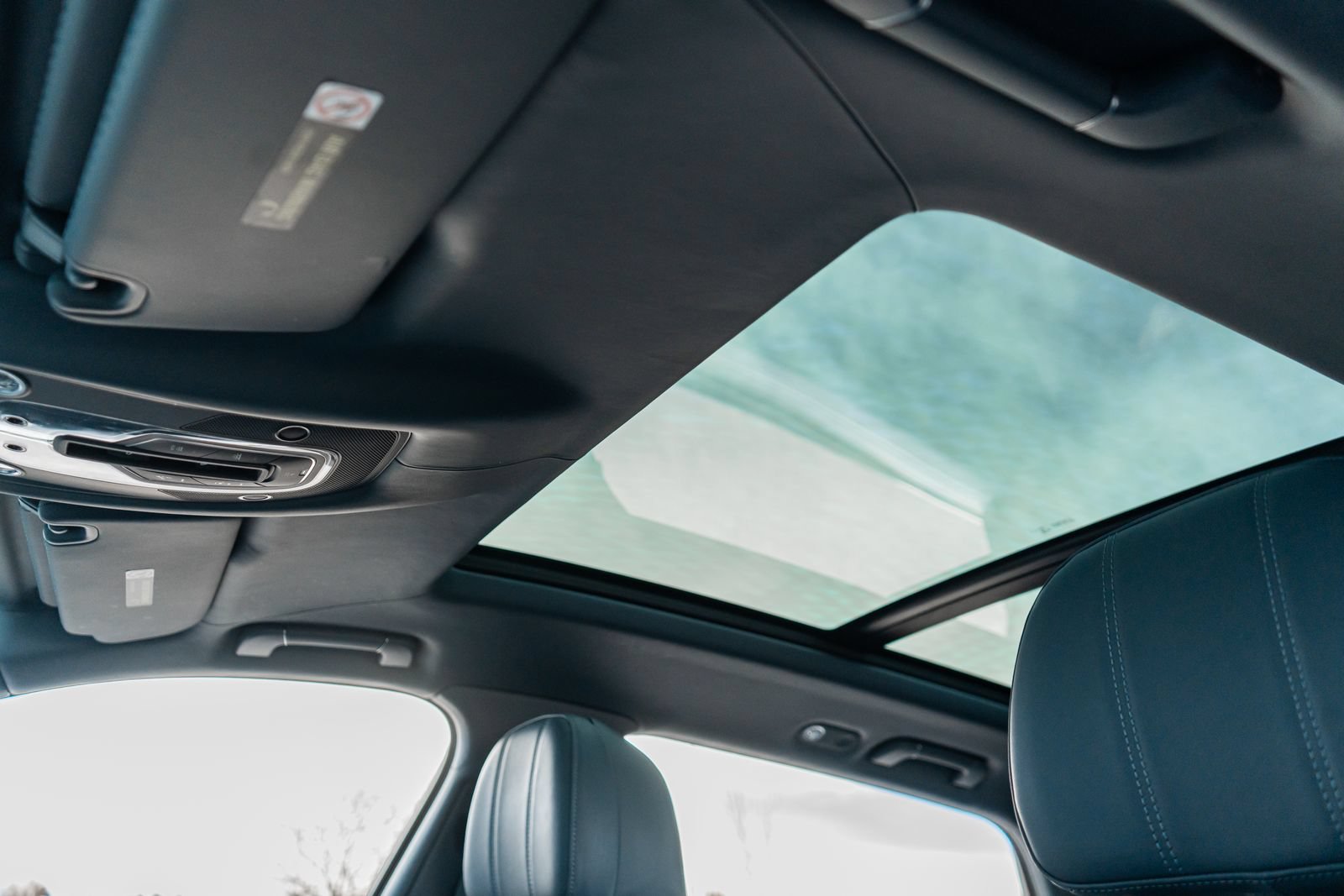 Certified 2023 Bentley Bentayga Extended Wheelbase AWD/4WD image 27