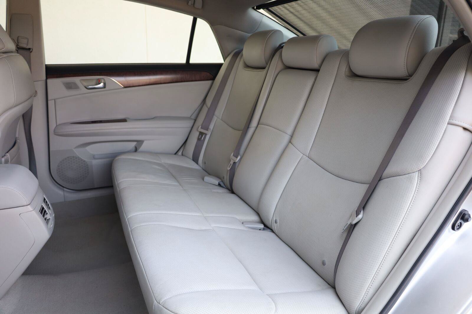 Used 2011 Toyota Avalon Limited FWD image 23
