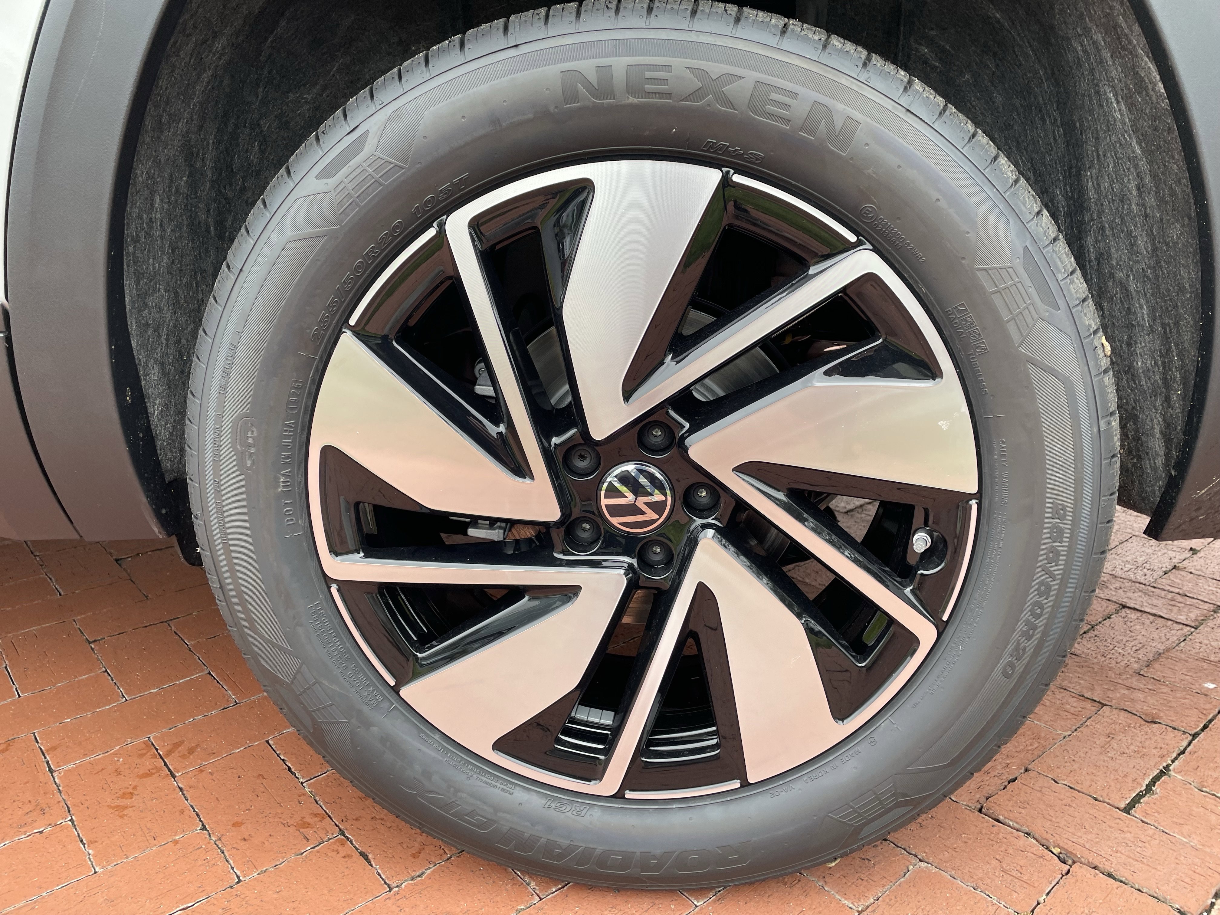 New 2026 Volkswagen Atlas SE image 8