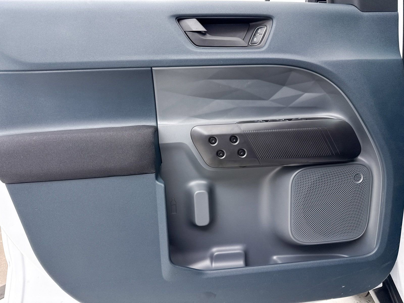 Used 2025 Ford Maverick XL w/ Equipment Group 102A image 27