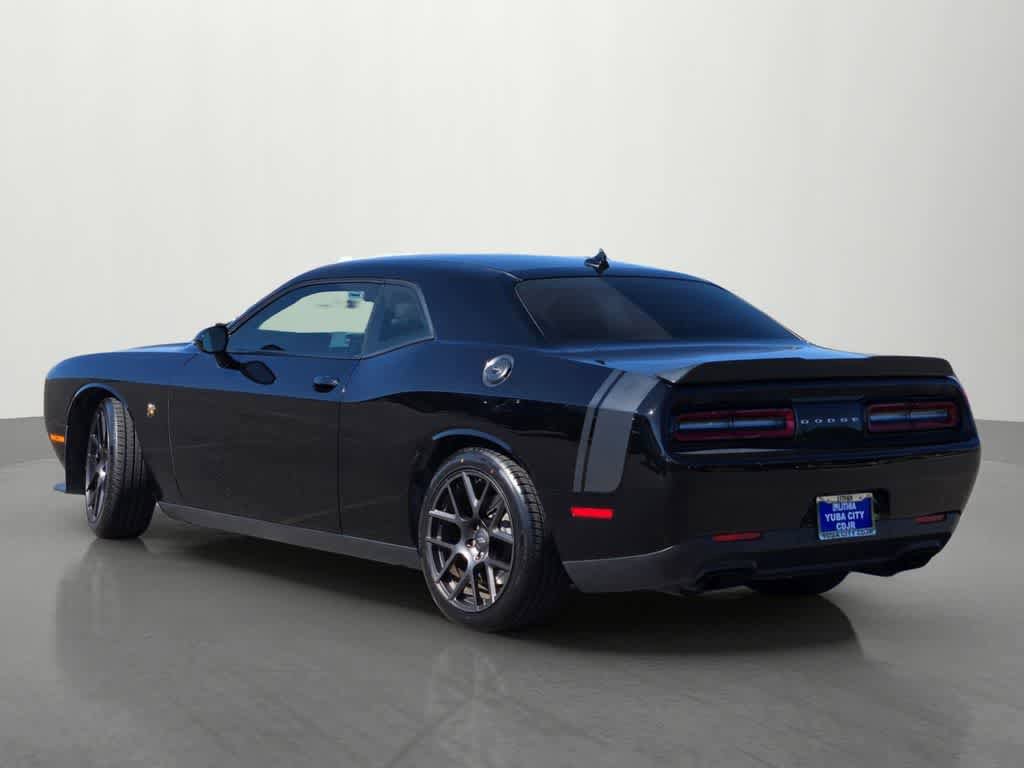 Used 2017 Dodge Challenger R/T Scat Pack RWD image 4