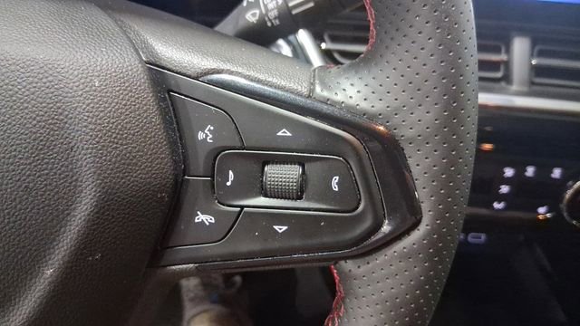 Used 2025 Chevrolet Trax RS w/ Driver Confidence Package FWD image 27