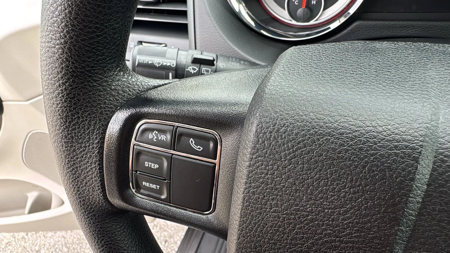 Used 2019 Dodge Grand Caravan SE w/ UConnect Hands-Free Group FWD image 14
